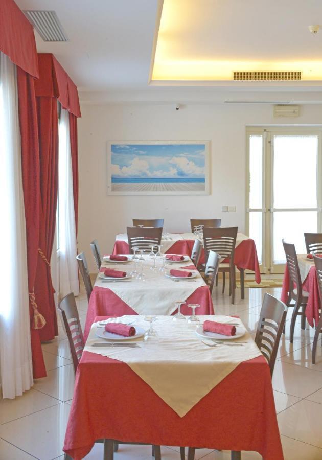 Hotel Pigalle Forte dei Marmi Buitenkant foto