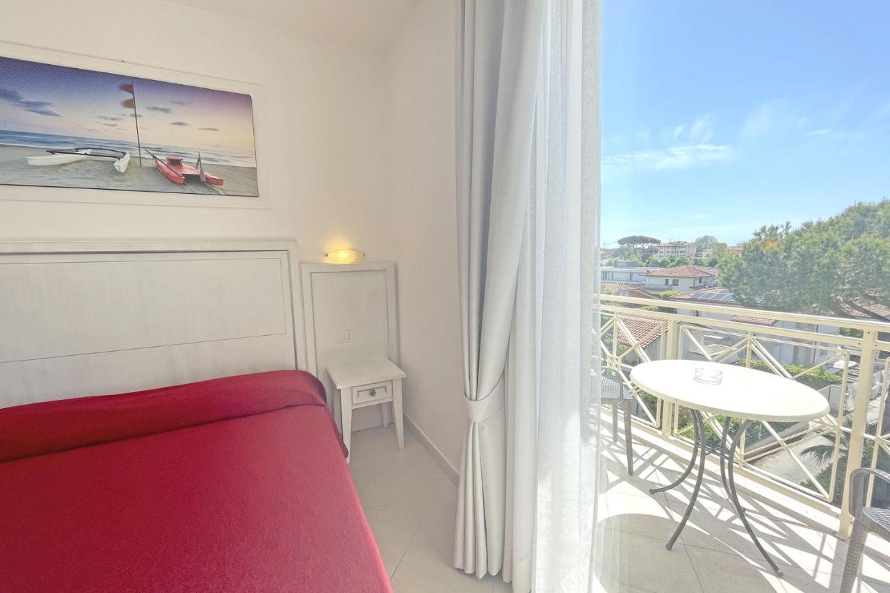 Hotel Pigalle Forte dei Marmi Buitenkant foto