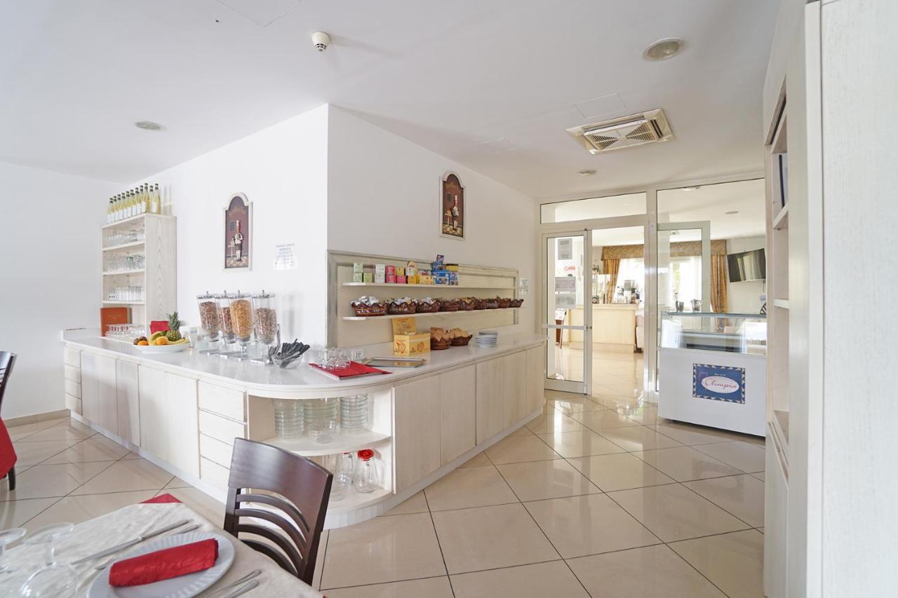 Hotel Pigalle Forte dei Marmi Buitenkant foto