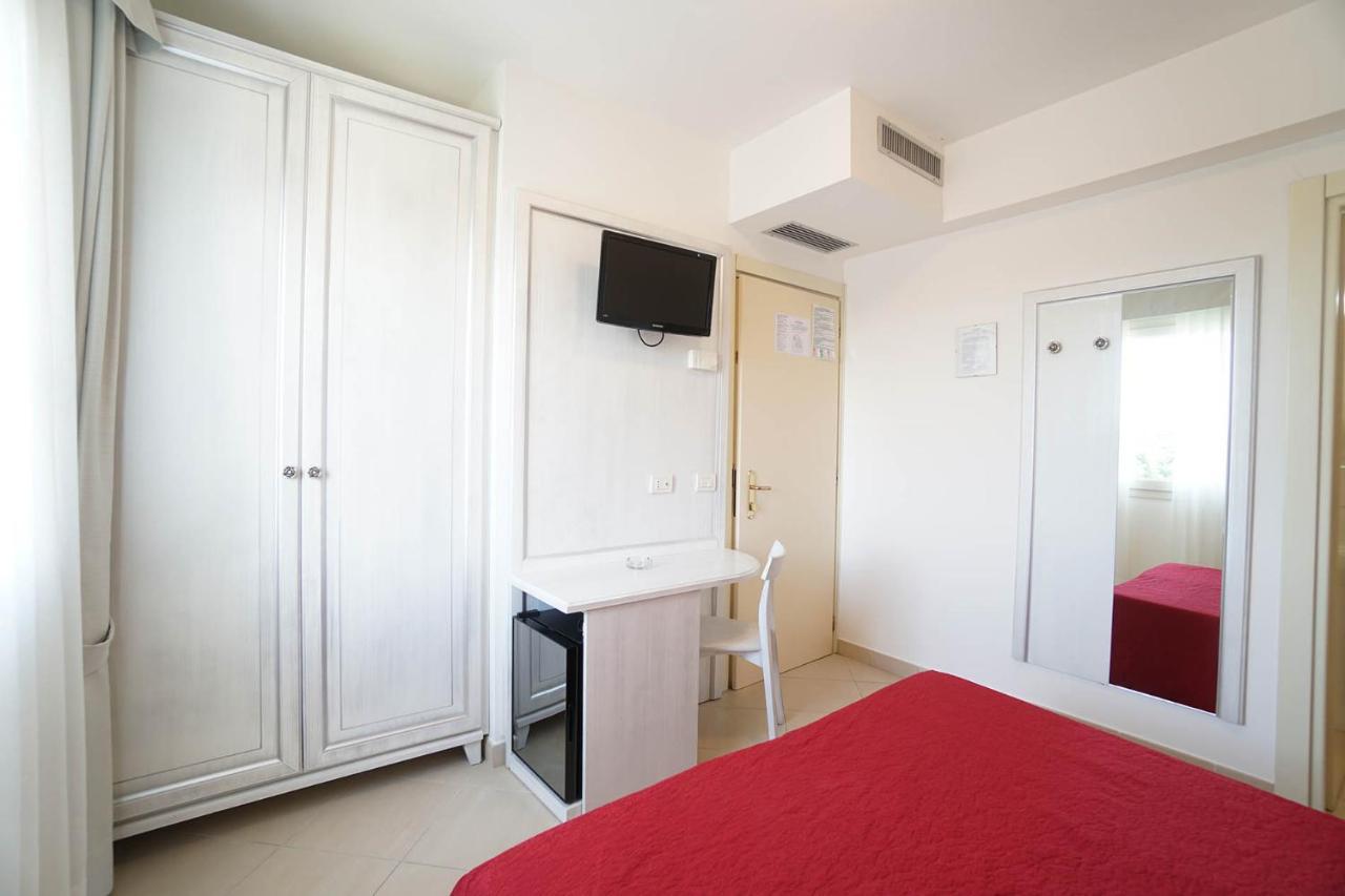 Hotel Pigalle Forte dei Marmi Buitenkant foto