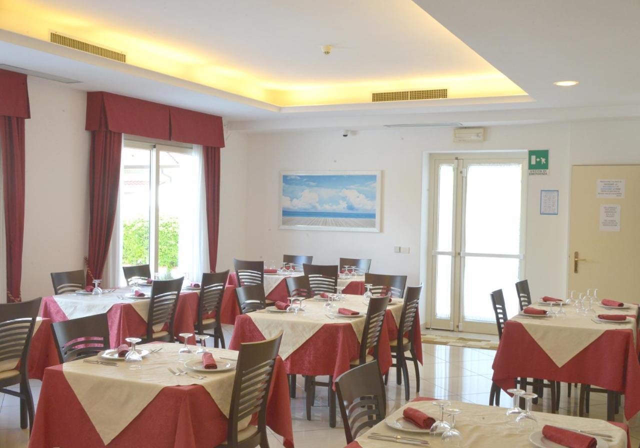 Hotel Pigalle Forte dei Marmi Buitenkant foto